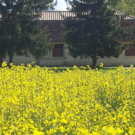 Le Noyer בית נופש